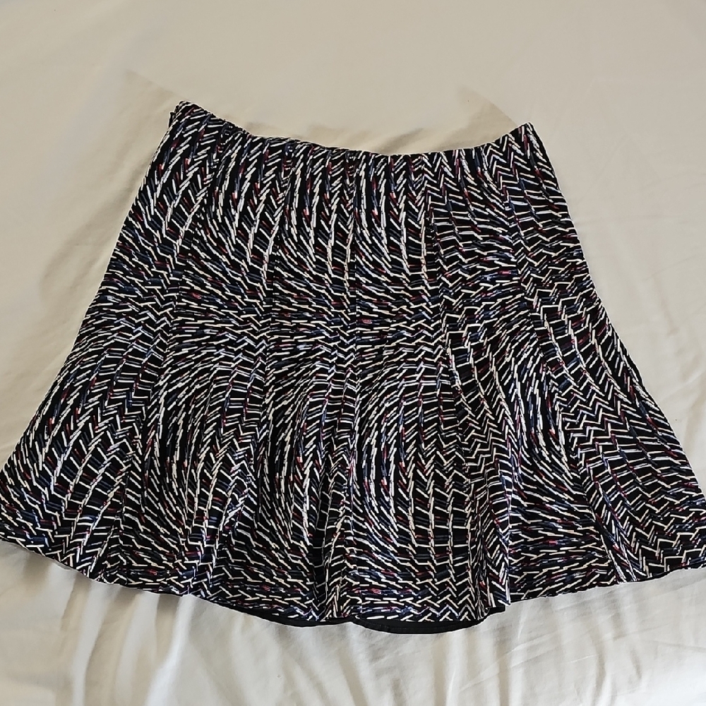 White House Black Market Women's 0 Black and White Skirt - Picture 3 of 8
